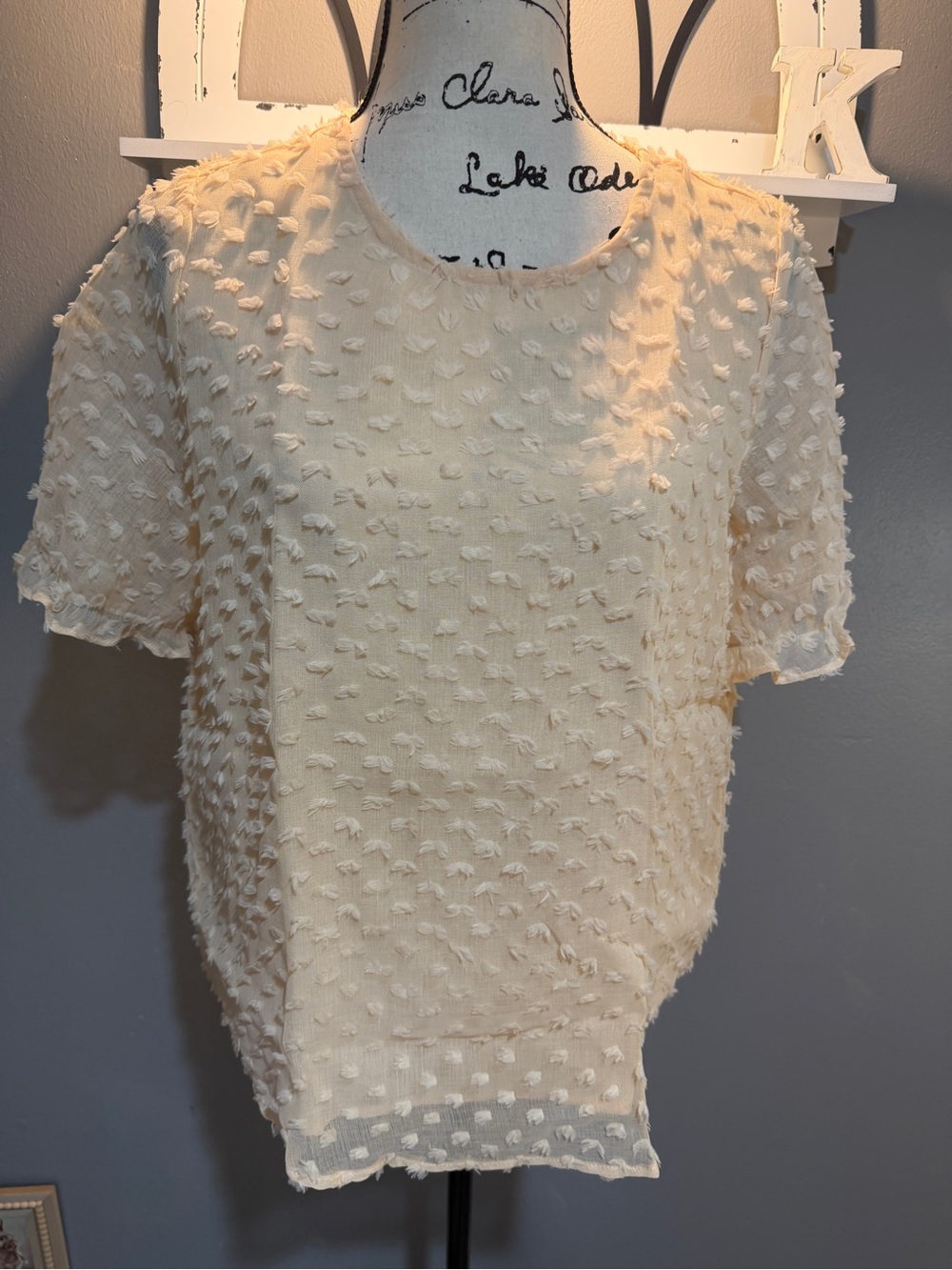 CUPIO PEACH SWISS DOT SHORT SLEEVE BLOUSE SZ M